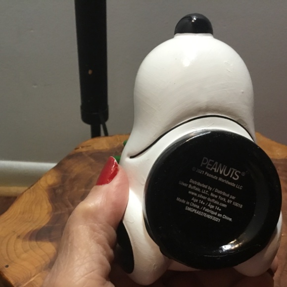 Snoopy   PLANTER. And FIGURINE. So darn cute !!! GIFT IDEA - Picture 7 of 11